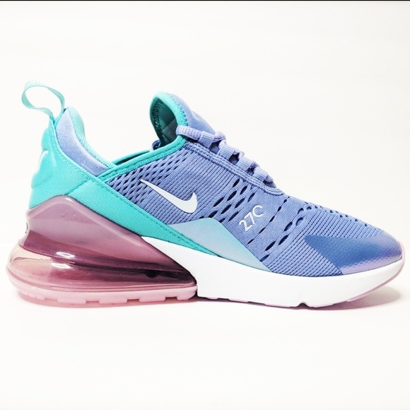 Nike Shoes - NWT Nike Air Max 270
